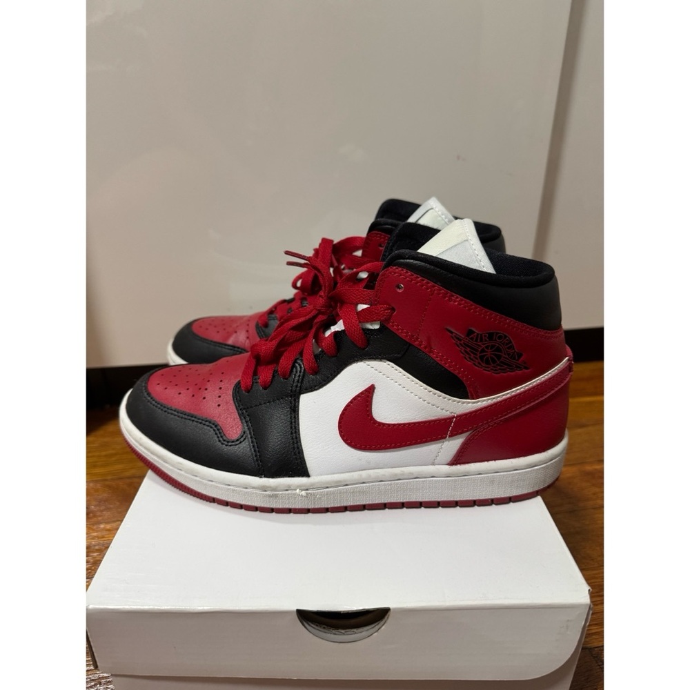 JORDAN
Air Jordan 1 trainers women